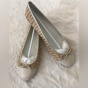 Delman flats